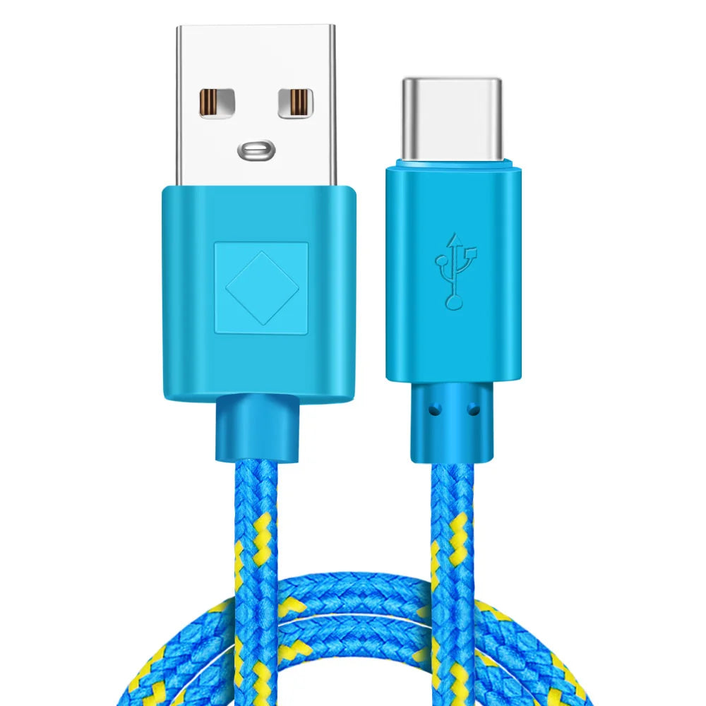 Câble USB-C bleu tressé en nylon, doté de connecteurs USB-A vers USB-C, compatible charge rapide 2.4A – accessoire fiable et stylé pour la console RÉTRONIC et tout appareil USB-C.