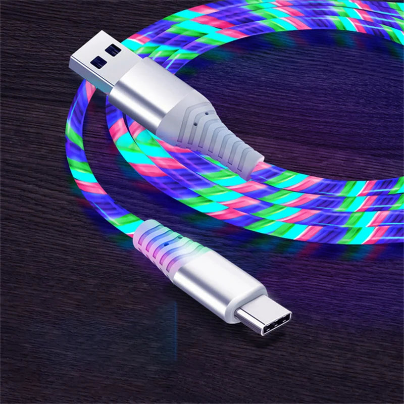 Câble USB-C lumineux multicolore avec effet LED animé flow sur fond noir, charge rapide