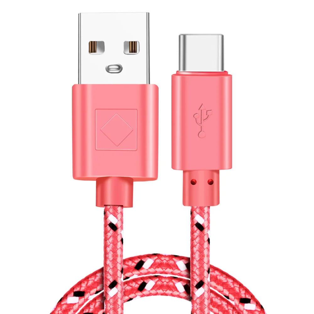Câble USB-C rose tressé en nylon, équipé de connecteurs USB-A vers USB-C, conçu pour la charge rapide 2.4A et le transfert de données – parfait pour la console RÉTRONIC et smartphones USB-C.