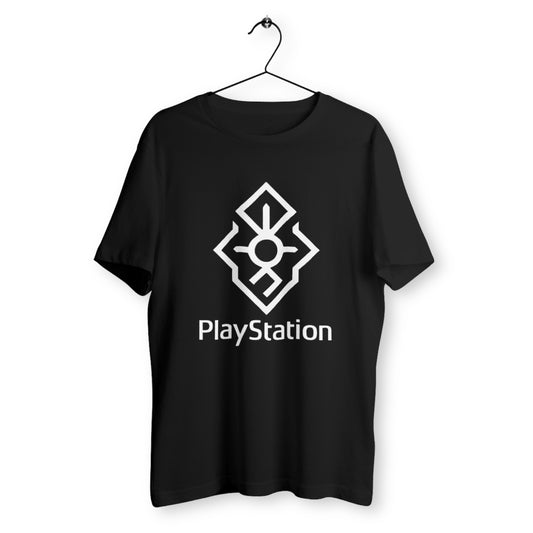 T-shirt noir suspendu sur cintre avec logo PlayStation revisité en symbole géométrique blanc, style mystique et unisexe.