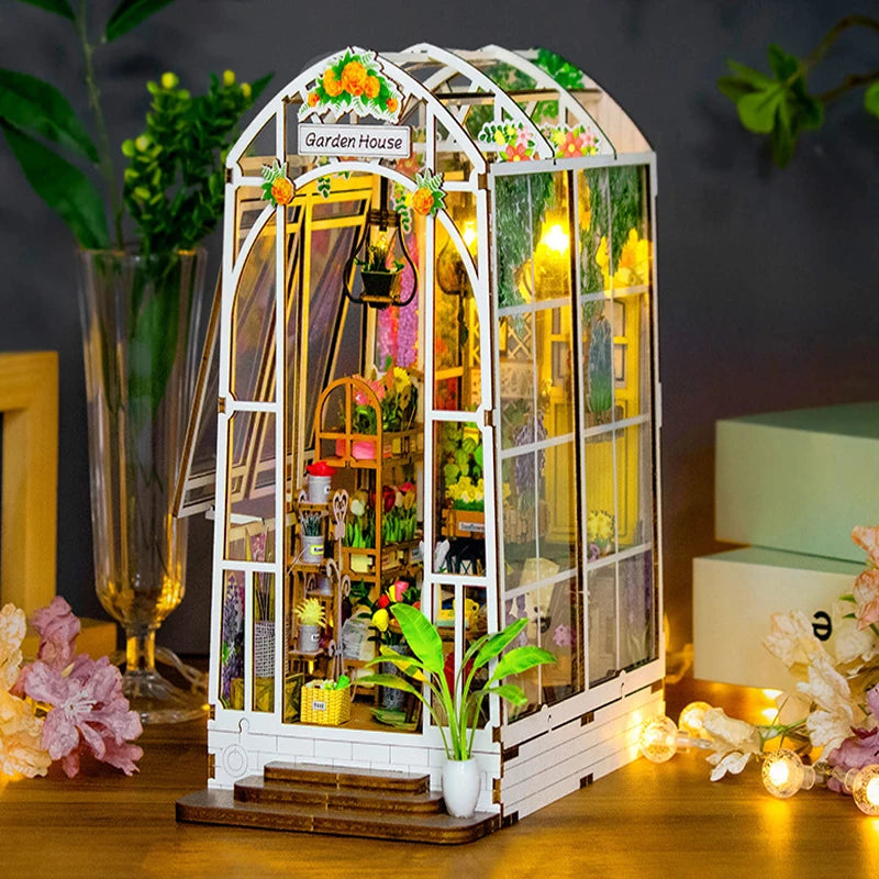 Book nook Garden House serre botanique verticale XL miniature DIY avec LED, ambiance lumineuse et décorative posée sur une étagère