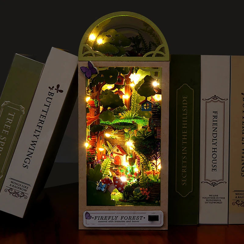 Booknook LED forêt miniature en bois, diorama lumineux féerique avec lucioles éclairées pour bibliothèque